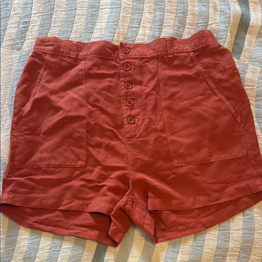 Cloth & Stone High Waist Red Shorts